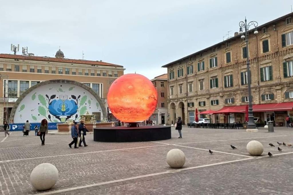 Ferienwohnung Il Nido Di Silvia A Due Passi Dal Teatro Rossini Pesaro Exterior foto