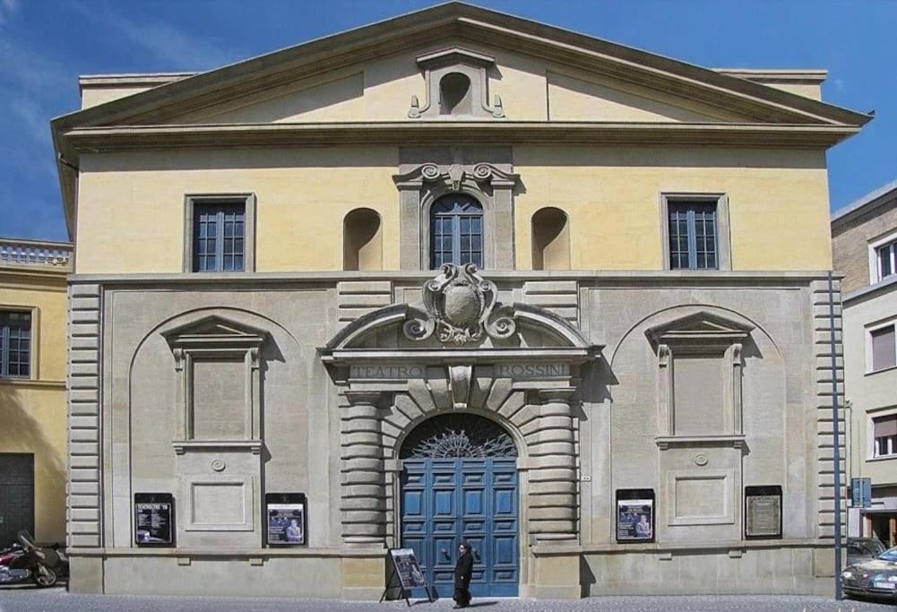 Ferienwohnung Il Nido Di Silvia A Due Passi Dal Teatro Rossini Pesaro Exterior foto